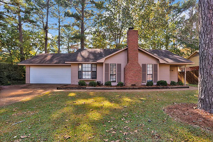 3 bed, 2.0 bath, 1212 sqft, $1,795 — Photo 1