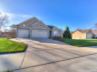 931 Ashlee Ct, Norton Shores, MI 49441