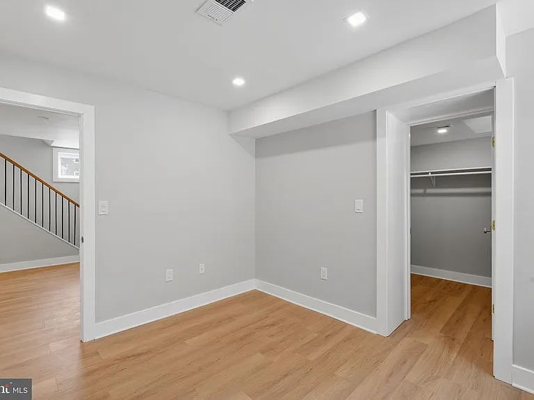 1301 Somerset Pl NW — Photo 20