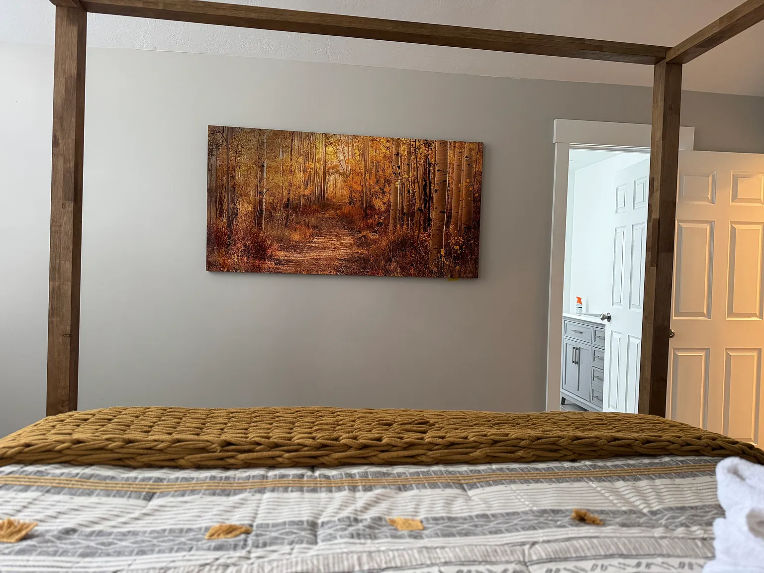 5 bed, 2564 sqft, $5,500 — Photo 3