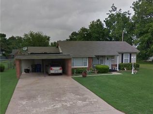 1612 Arizona Ave, Chickasha, OK 73018