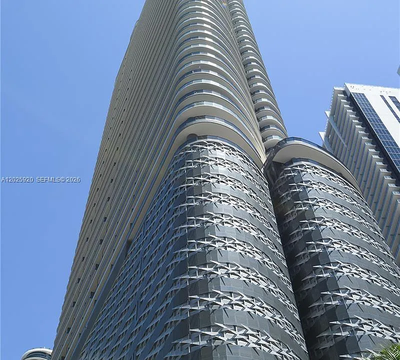 1000 Brickell Plz #2014