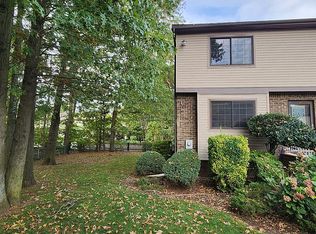 1201 Maple Hill Dr, Woodbridge, NJ 07095