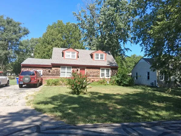 12316 W 52nd Ter, Shawnee, KS 66216