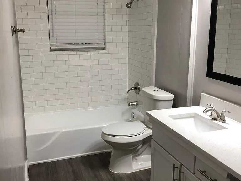 Kenwood Heights Apartments — Photo 4