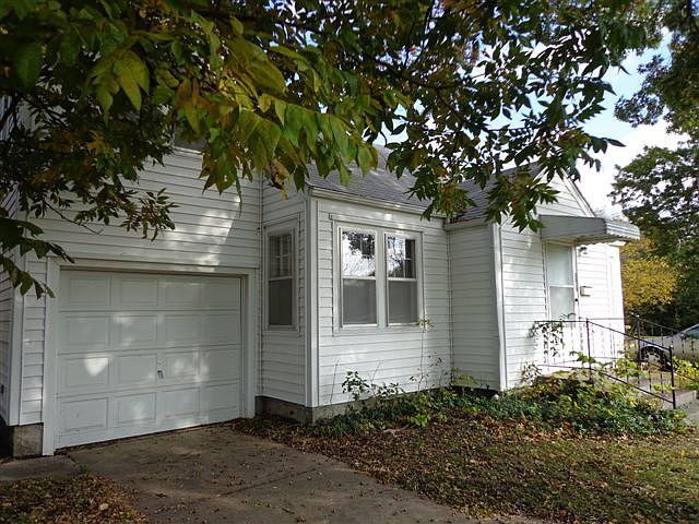2nd image of 3029 Corning Ave