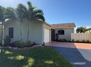5751 Mirror Lakes Blvd, Boynton Beach, FL 33472