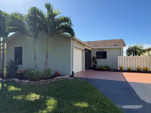 5751 Mirror Lakes Boulevard, Boynton Beach, FL 33472