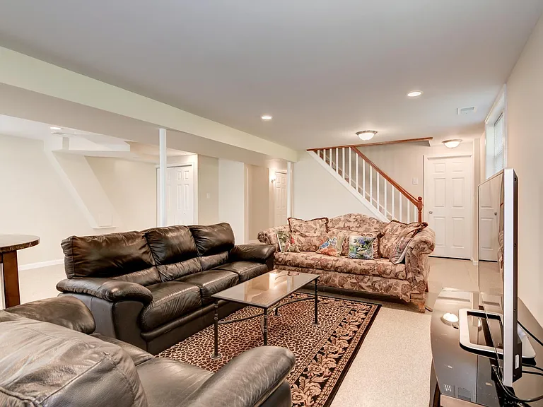 6275 Fenwick Rd — Photo 20