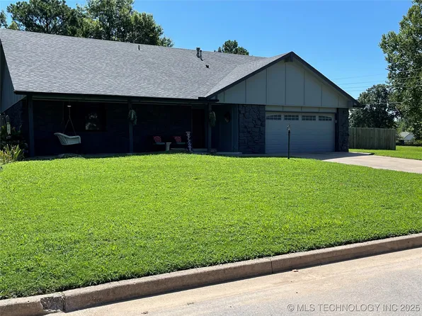8213 S Ash Ave, Broken Arrow, OK 74011