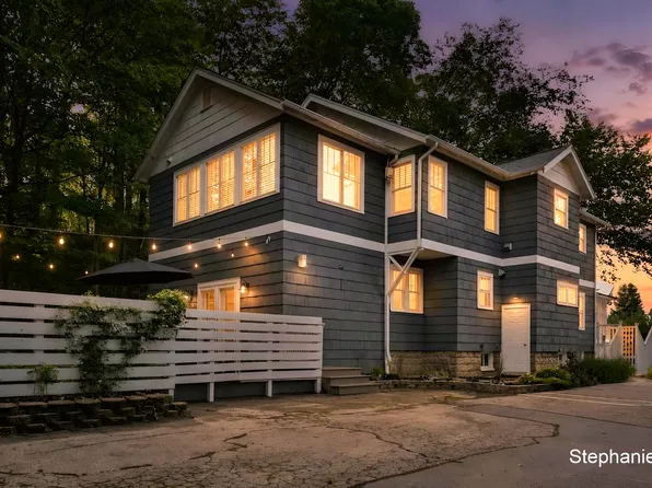 450 Culver St, Saugatuck, MI 49453