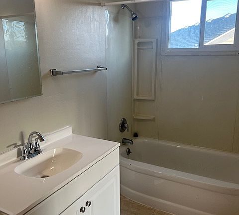 3rd image of 2028 W Northwest Blvd APT 3