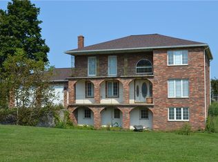 8209 E Main Rd, Le Roy, NY 14482