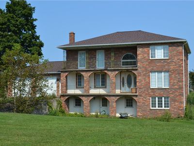 8209 E Main Rd, Le Roy, NY, 14482
