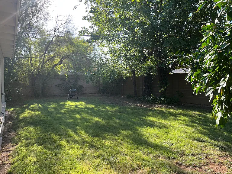 4239 E Flower St — Photo 7