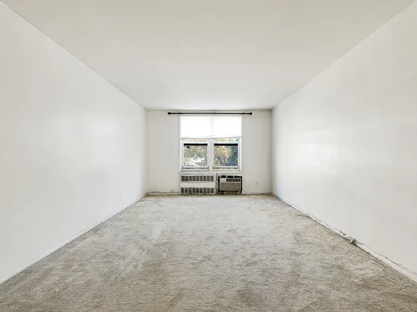 66-10 Thornton Place image 10 of 23