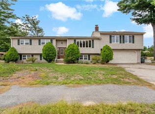 2 Huckleberry Rd, Coventry, RI 02816