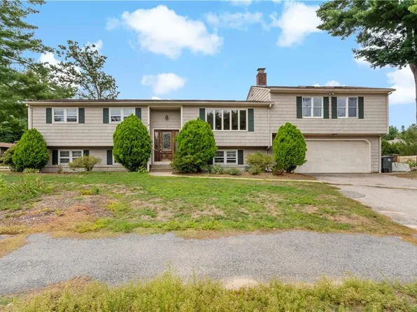2 Huckleberry Rd, Coventry, RI 02816