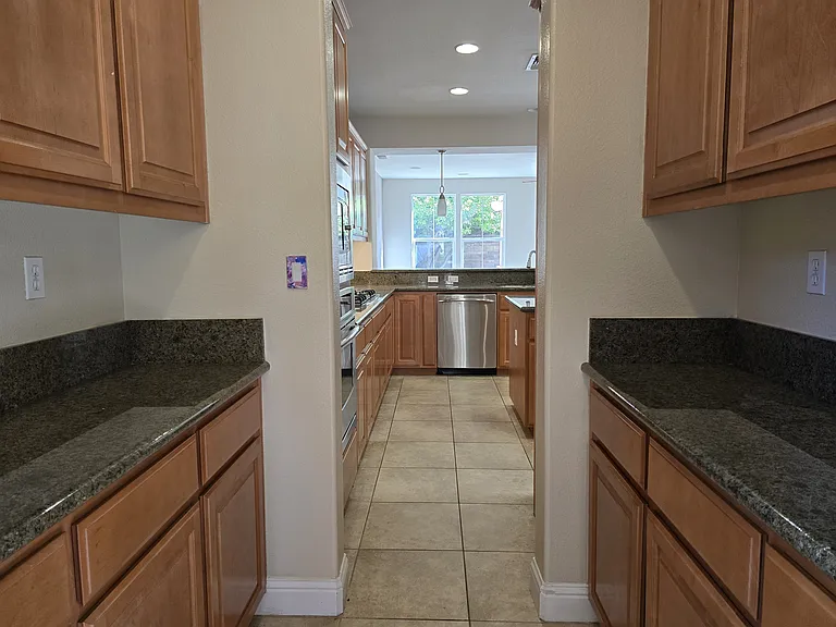 626 W La Canada Ave — Photo 12