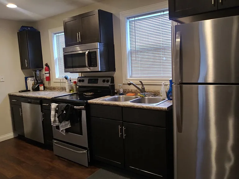 335 S College Ave — Photo 9