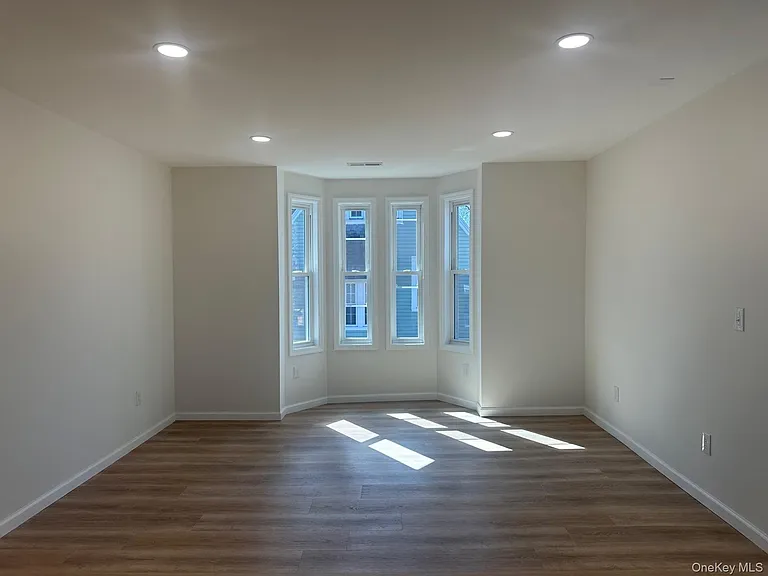 38 Carroll St #2 — Photo 4