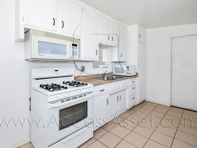 675 American Ave #2 — Photo 5