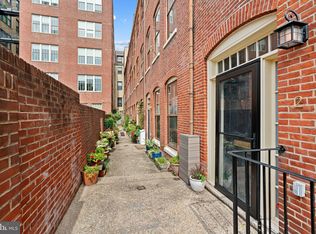 2 Willings Alley Mews, Philadelphia, PA 19106
