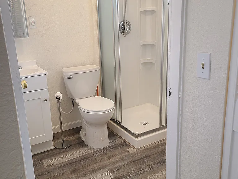 337 Brooks St #D — Photo 9