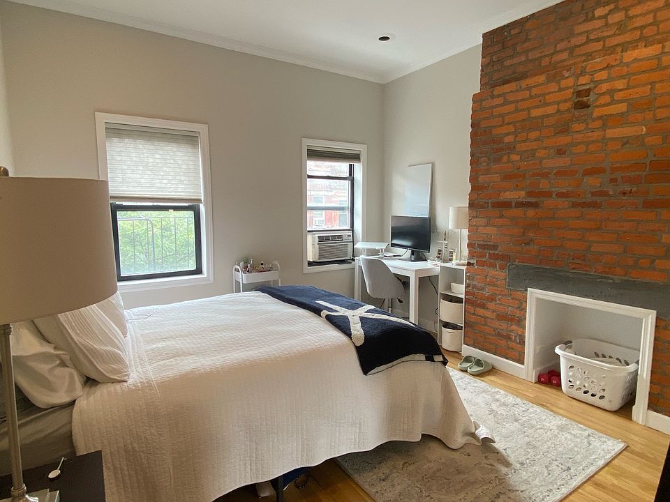 1st image of 111 Saint Marks Pl APT 9