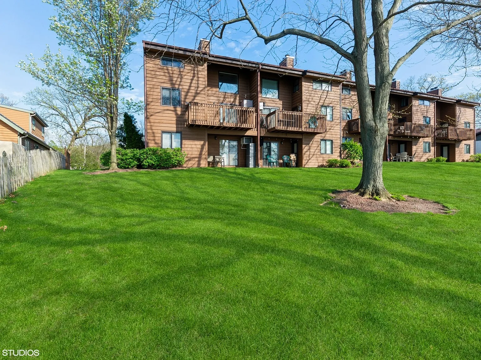 3 bed, 1400 sqft, $2,095 — Photo 1