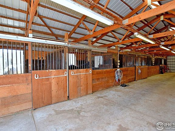 6 Stall Barn