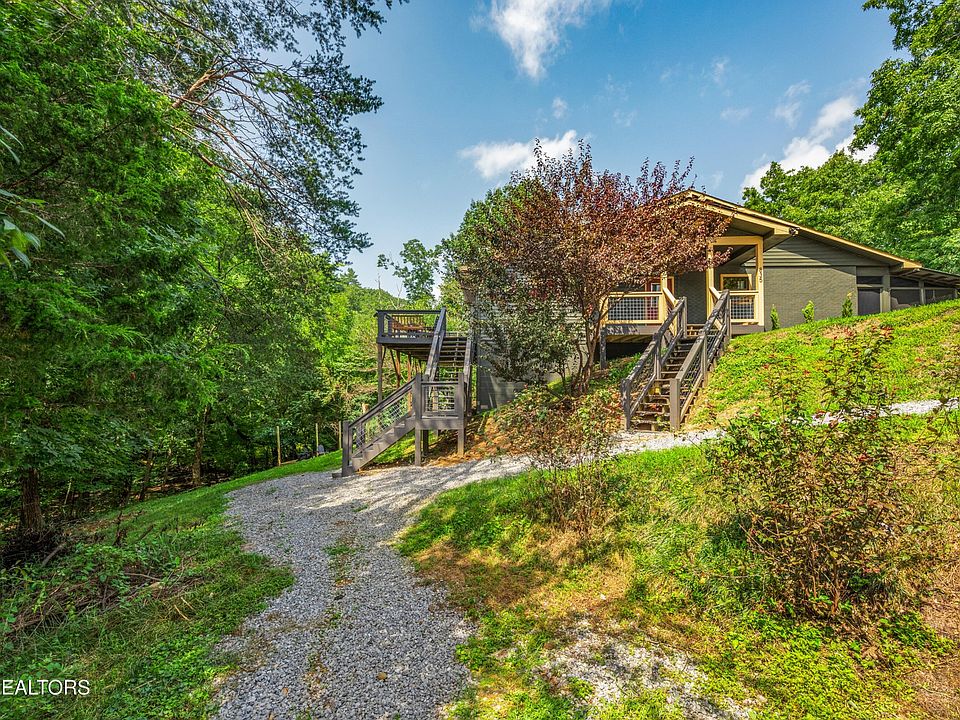 1st image of 835 Lee Cir