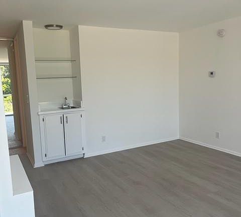 5th image of 125 N Barrington Ave APT 305