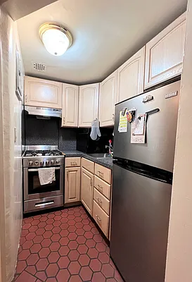 Rented by City Connections Realty | media 29