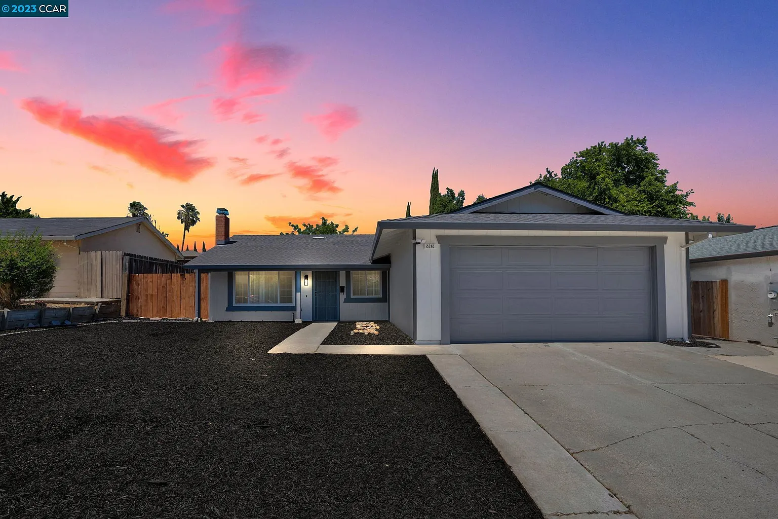 2212 Jefferson Way photo 1