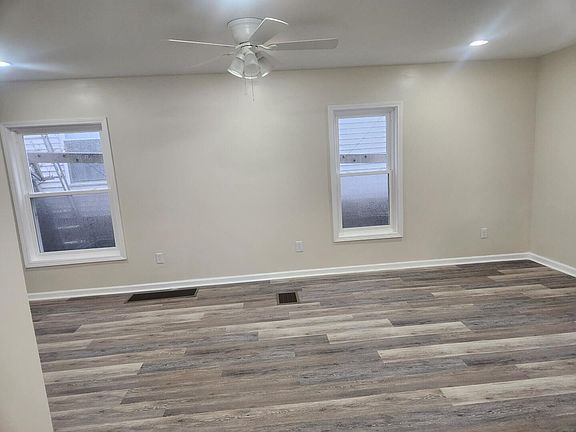 4th image of 2421 Plum St