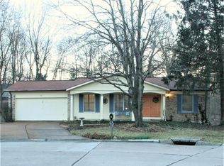 21 Oak Creek Dr, Saint Peters, MO