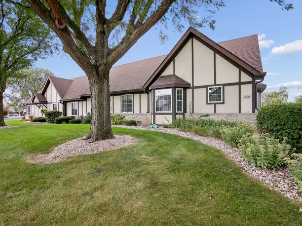 1880 Willow Circle Dr, Crest Hill, IL 60403