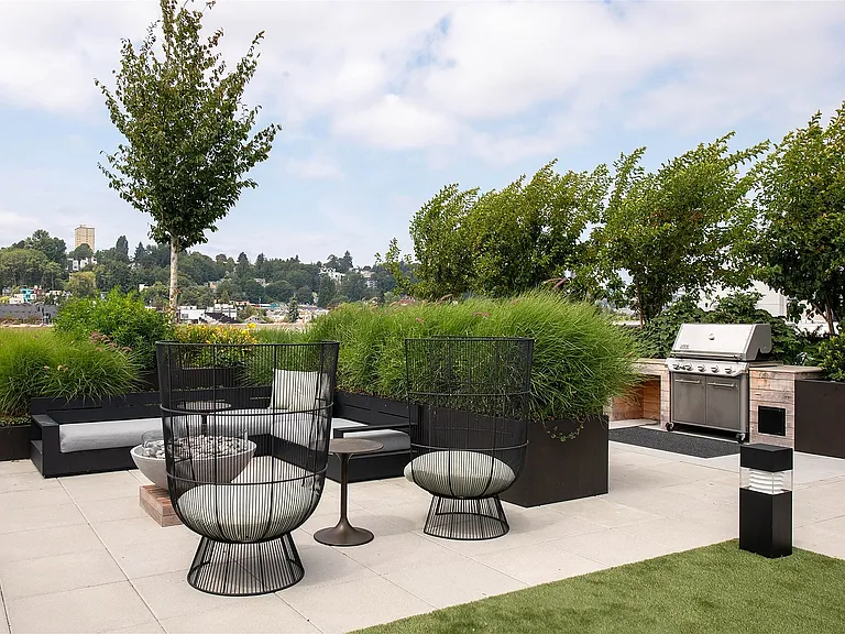 Grand Street Commons - SkB - LH-22