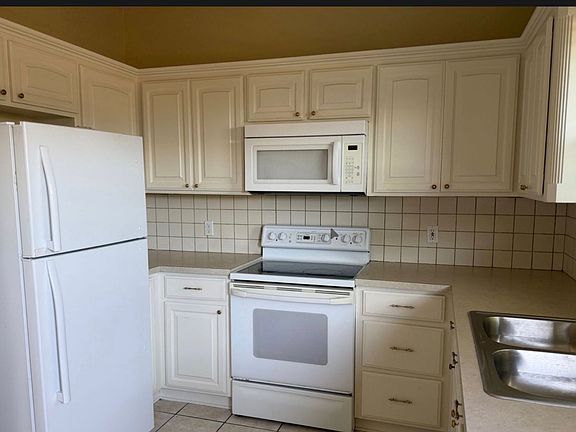 3rd image of 3811 N Asbury Ave APT B