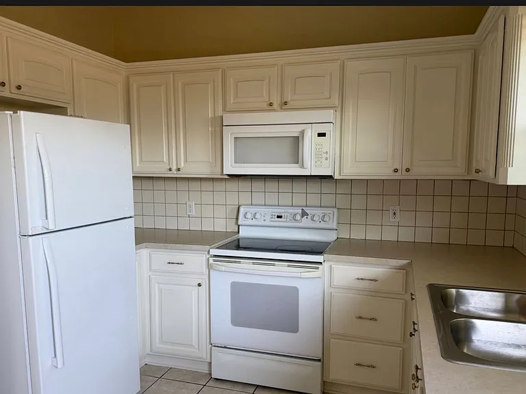 3811 N Asbury Ave #B — Photo 3