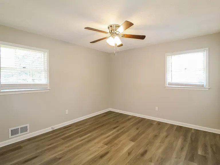1634 Rhonda Ln — Photo 11