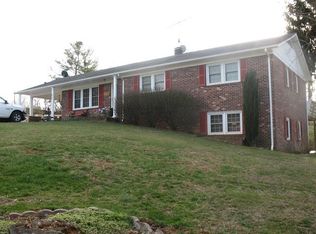 82 Memory Ln, Galax, VA 24333