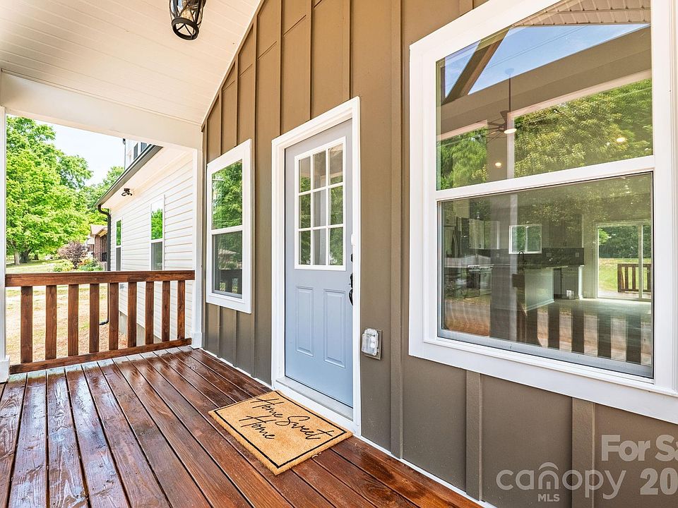 1st image of 402 Pine Grove Ave