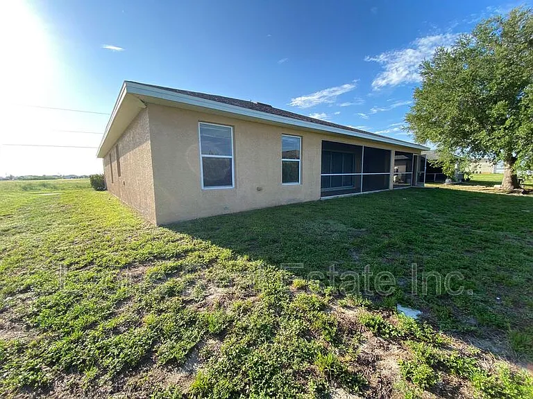 1104 NW 11th Pl — Photo 33