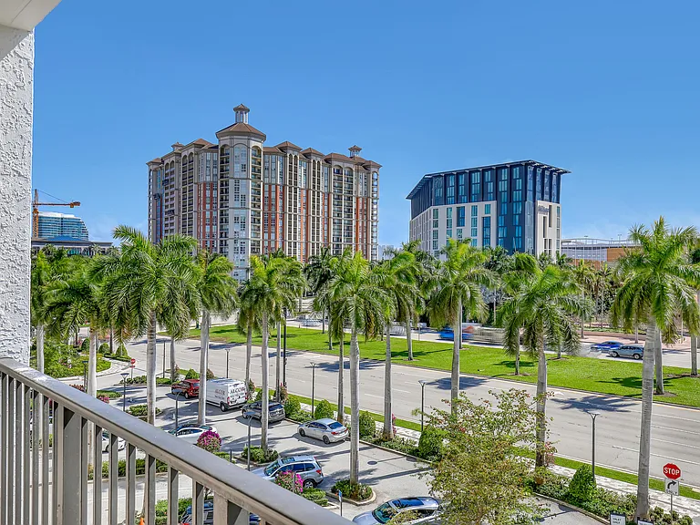 651 Okeechobee Blvd #403 — Photo 31