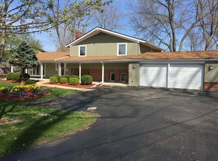 791 Beachway Dr, White Lake, MI 48383