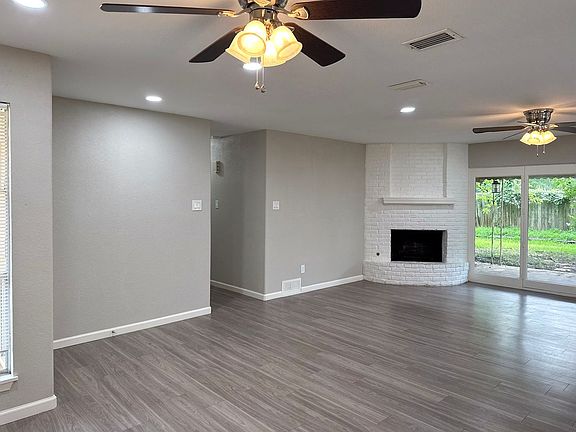 3rd image of 57112 Red Oak Dr
