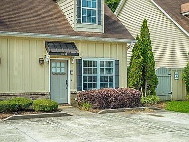 2nd image of 6934 Park Dr