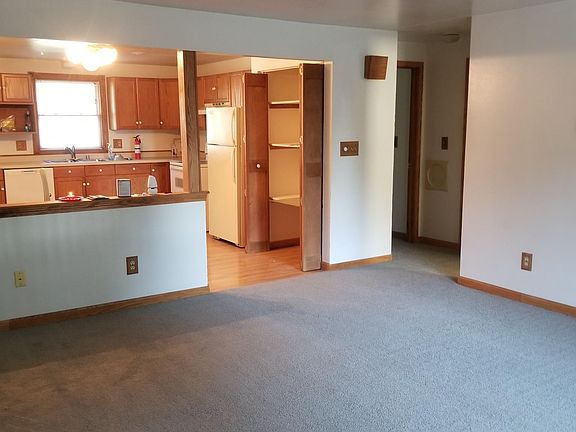 2nd image of 636 Sunset Ave